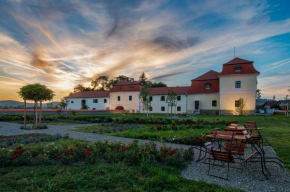 Ugron Castle Fiatfalva